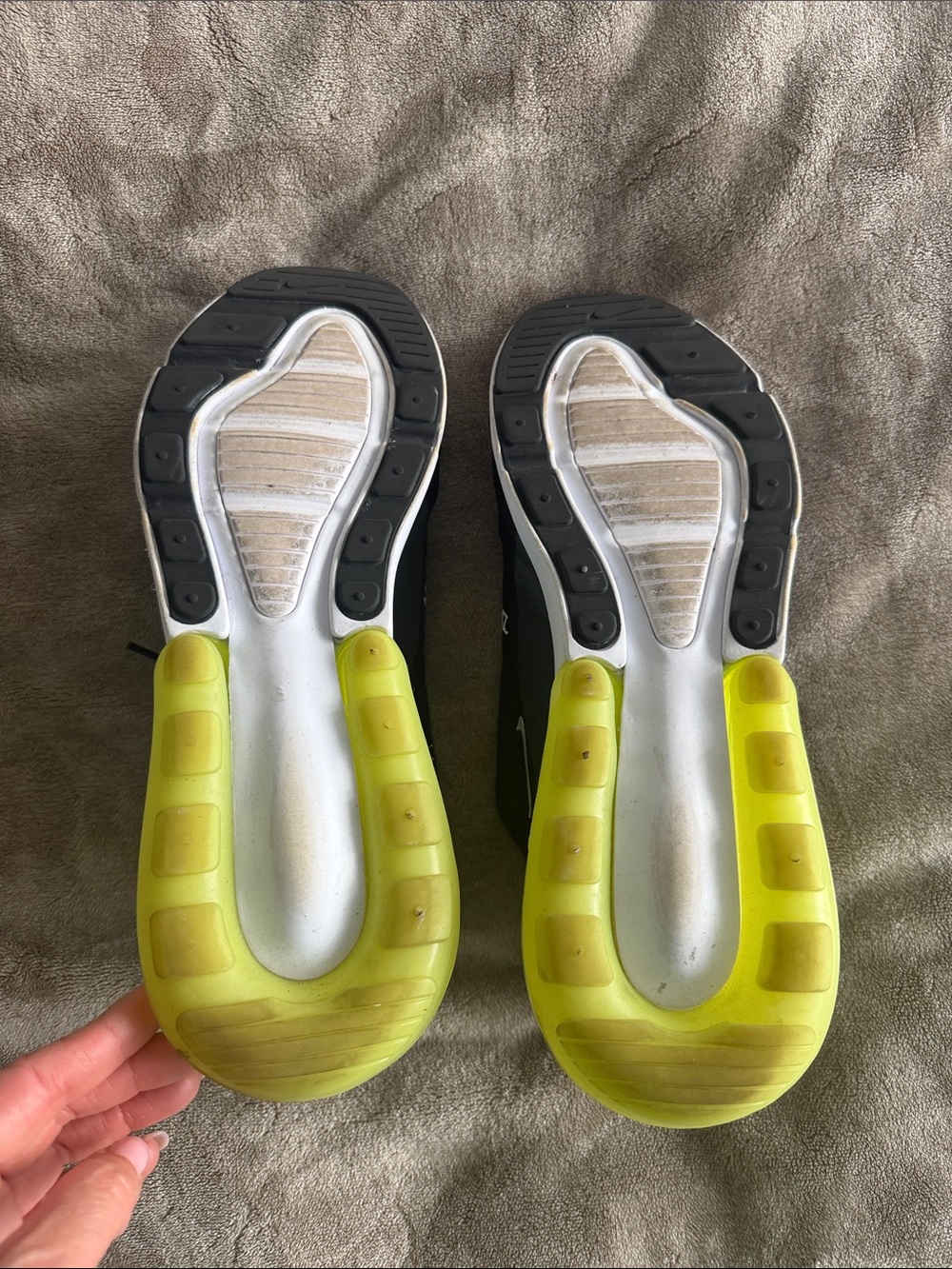 Nike  Air Max 270 Sneakers - Picture 9 of 11